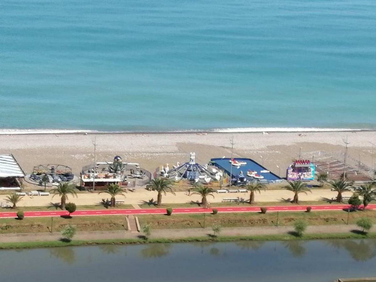 Lamar Hotel Batumi Exteriör bild