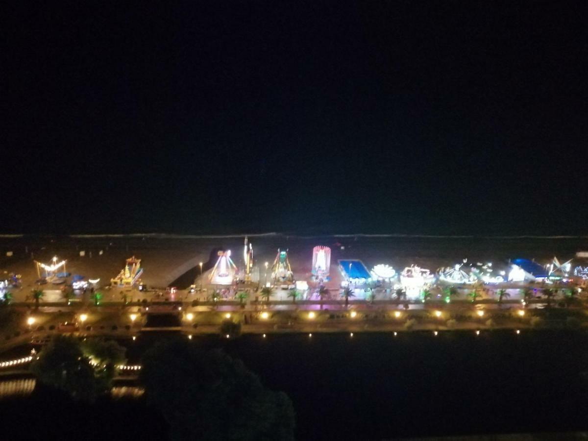 Lamar Hotel Batumi Exteriör bild